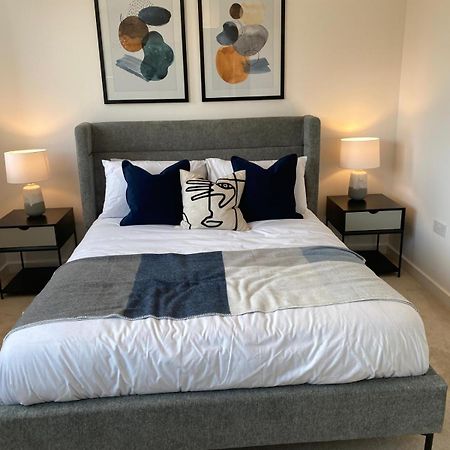Comfortable Double Room & Single Room In Vibrant Hatfield Neighbourhood Exterior foto
